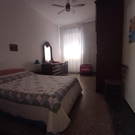 Super Central Rooms Con Uso Cucina Кальярі Екстер'єр фото