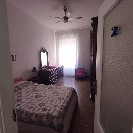 Super Central Rooms Con Uso Cucina Кальярі Екстер'єр фото